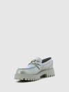 Loafers com Apliques Metálicos em Prateado